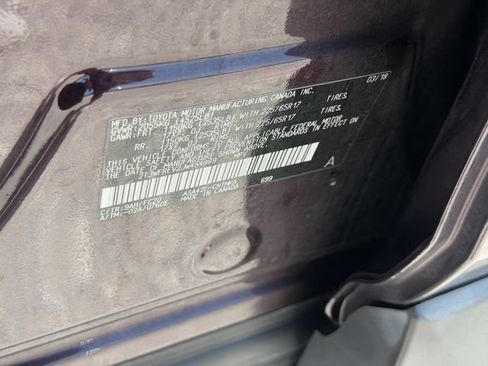 Used 2018 Toyota RAV4 XLE FWD image 36