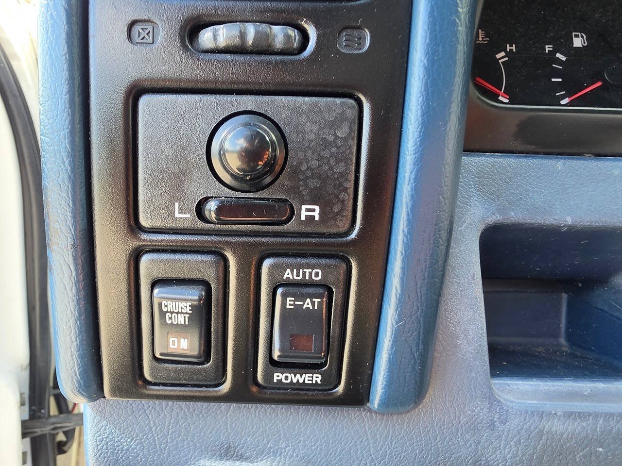 Used 1995 Nissan Pickup XE RWD image 36