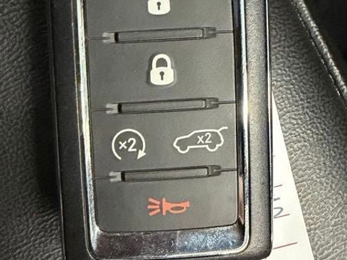 Used 2023 Jeep Grand Cherokee Limited w/ Trailer Tow Prep Group (B) AWD/4WD image 25