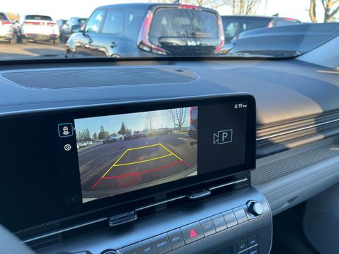 Used 2025 Hyundai Kona SEL image 24