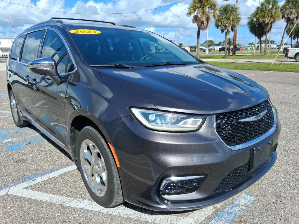 Used 2021 Chrysler Pacifica Limited AWD/4WD image 1