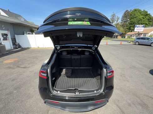 Used 2022 Tesla Model Y Performance AWD/4WD image 16