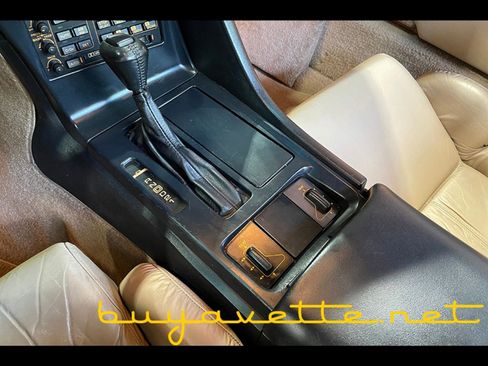 Used 1992 Chevrolet Corvette Convertible image 21