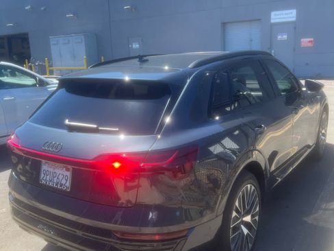 Used 2024 Audi Q8 e-tron Premium Plus w/ Premium Plus Package AWD/4WD image 7