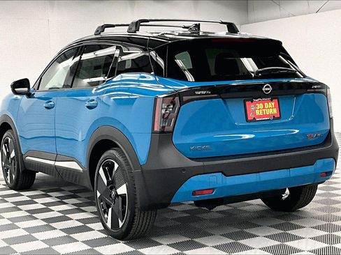 New 2025 Nissan Kicks SR w/ SR Premium Package AWD/4WD image 10