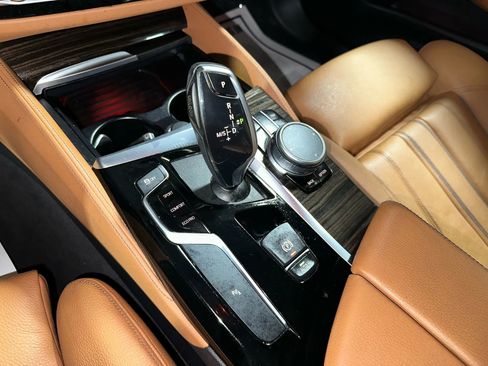 Used 2019 BMW 530i image 22