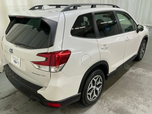 Used 2023 Subaru Forester Premium AWD/4WD image 3