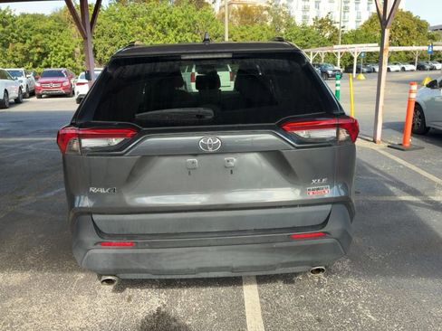 Used 2021 Toyota RAV4 XLE w/ Convenience Package image 6