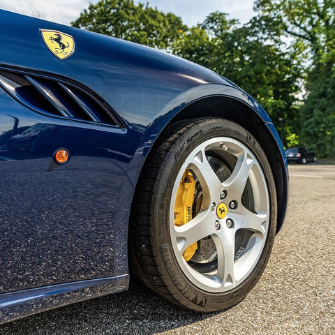 Used 2012 Ferrari California RWD image 90