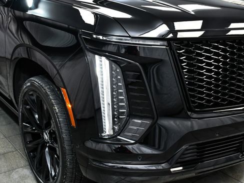Used 2026 Cadillac Escalade ESV Platinum Sport w/ LPO, ONYX Package AWD/4WD image 77