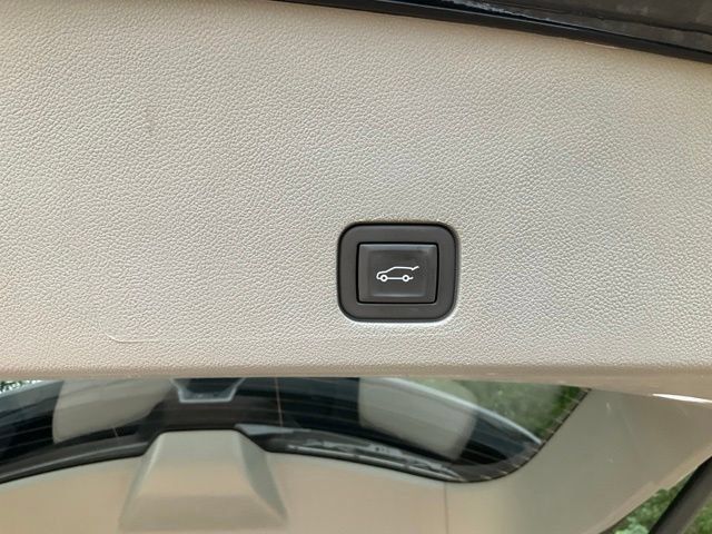 Used 2024 Cadillac XT6 Premium Luxury w/ Technology Package FWD image 21