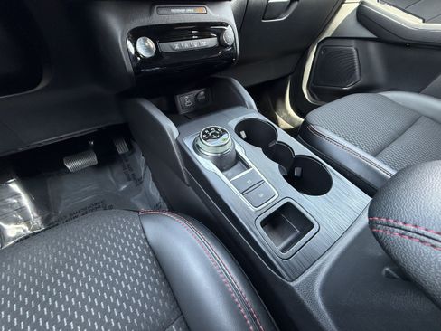 Used 2025 Ford Escape ST-Line w/ Tech Pack #1 FWD image 19