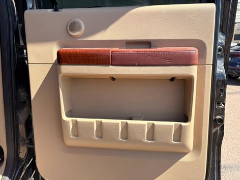 Used 2014 Ford F250 King Ranch w/ FX4 Off-Road Package AWD/4WD image 8
