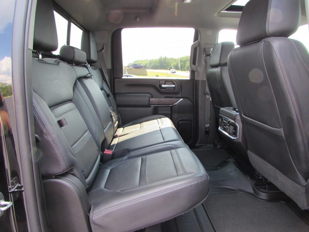 Used 2023 GMC Sierra 3500 Denali w/ Denali Black Diamond Edition AWD/4WD image 19