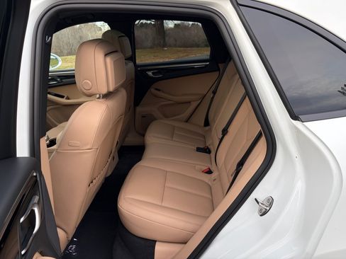 Certified 2026 Porsche Macan Turbo AWD/4WD image 20