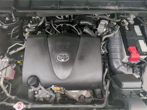 Used 2022 Toyota Highlander XLE FWD image 35