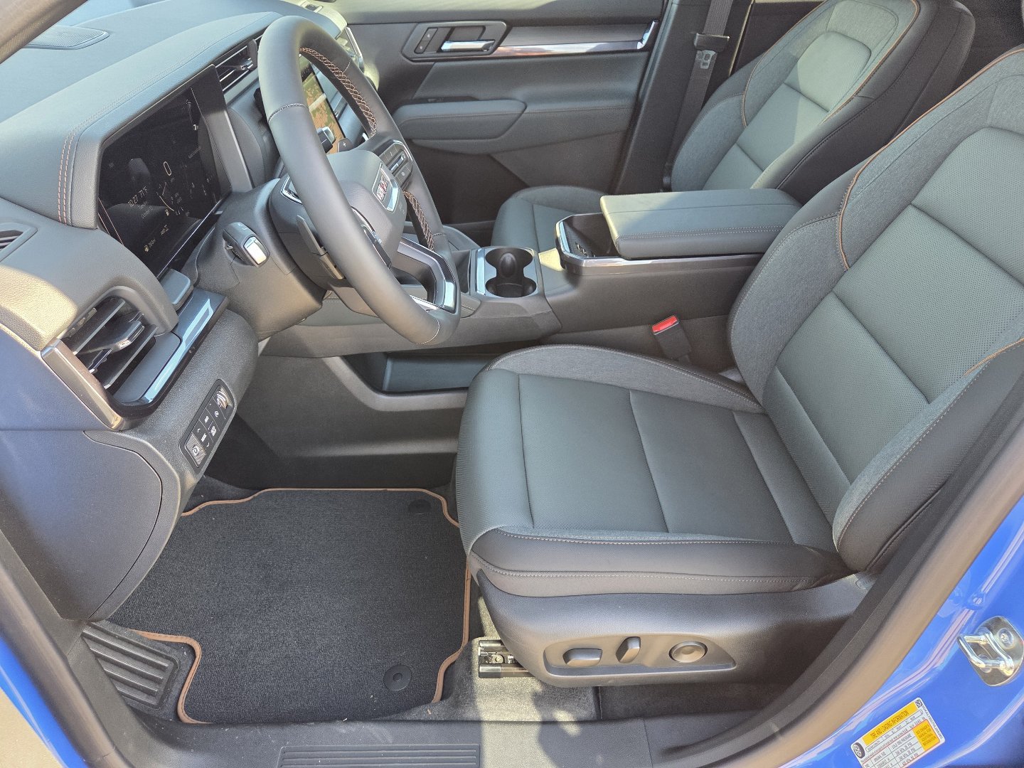 New 2027 GMC Terrain AT4 w/ Technology Package II AWD/4WD image 25