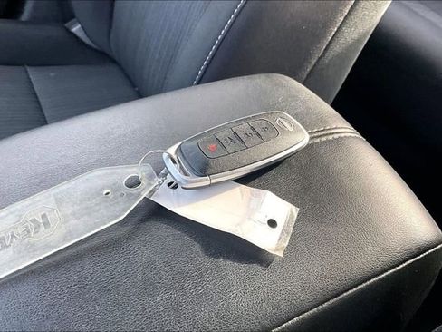 Used 2024 Nissan Sentra SV image 32