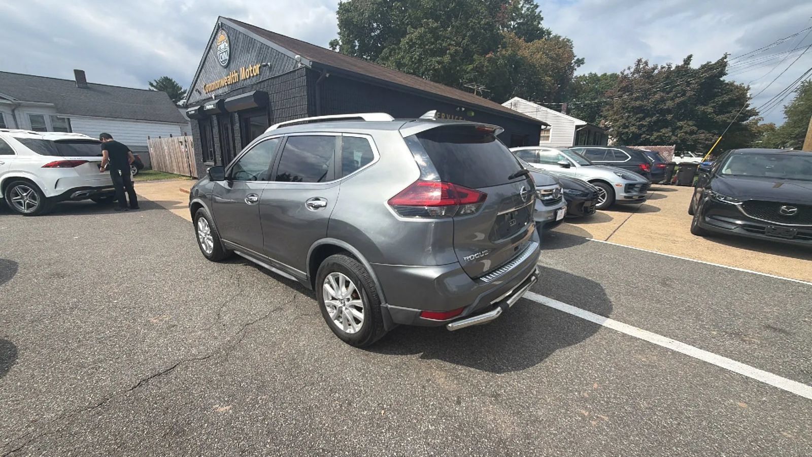 Used 2018 Nissan Rogue SV w/ Premium Package AWD/4WD image 8