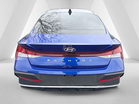 Used 2024 Hyundai Elantra SEL image 5