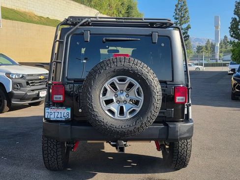 Used 2016 Jeep Wrangler Unlimited Rubicon w/ Connectivity Group AWD/4WD image 7