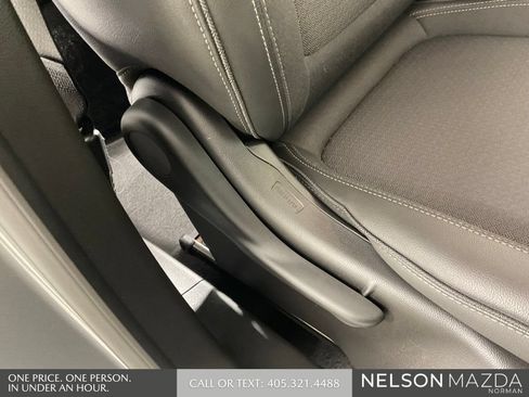 Used 2025 Buick Encore GX Preferred FWD image 29