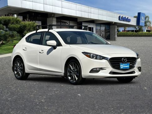 Used 2018 MAZDA MAZDA3 Touring FWD image 10