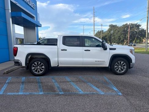 Used 2020 GMC Sierra 1500 4x4 Crew Cab w/ Sierra Value Package image 4