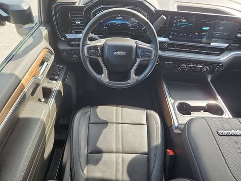 Used 2024 Chevrolet Silverado 2500 High Country w/ High Country Premium Package AWD/4WD image 7