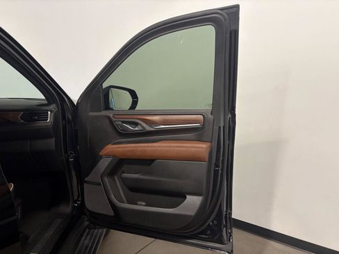 Used 2023 GMC Yukon Denali Ultimate AWD/4WD image 53