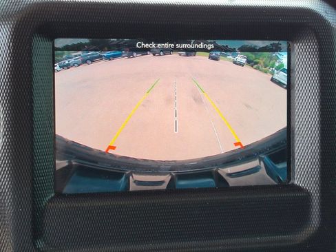Used 2018 Jeep Wrangler Unlimited Sahara AWD/4WD image 22