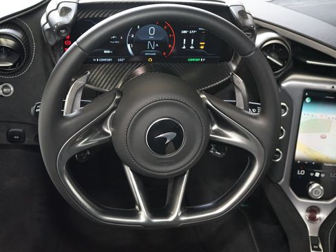 Used 2024 McLaren 750S RWD image 22