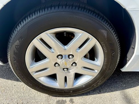 Used 2014 Chevrolet Impala LT w/ LT Sunroof Package image 11