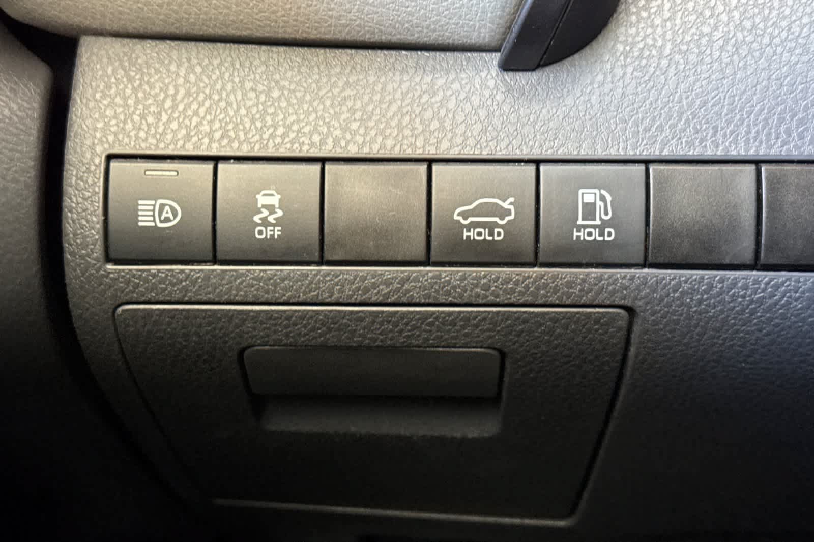 Used 2019 Toyota Camry SE w/ Carpet Mat Package FWD image 23