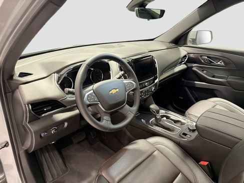 Used 2023 Chevrolet Traverse High Country image 9