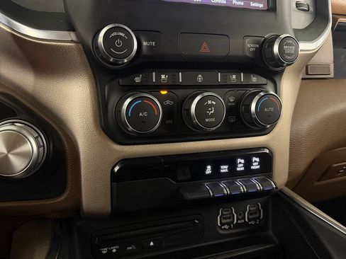 Used 2019 RAM 1500 Laramie AWD/4WD image 21