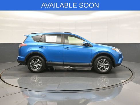 Used 2016 Toyota RAV4 XLE AWD/4WD image 8