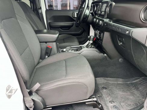 Used 2018 Jeep Wrangler Unlimited Sport S AWD/4WD image 22