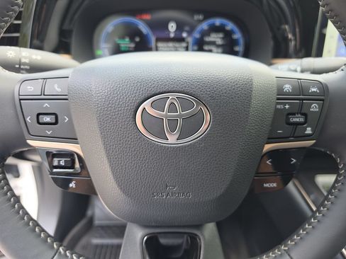 Used 2026 Toyota Crown AWD/4WD image 28