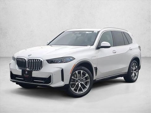 New 2026 BMW X5 xDrive50e image 1