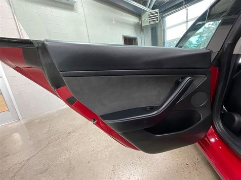 Used 2022 Tesla Model 3 Standard Range RWD image 16