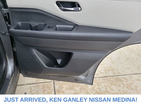 Certified 2024 Nissan Pathfinder SL w/ SL Premium Package AWD/4WD image 22