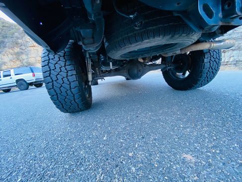 Used 2017 Toyota Tacoma TRD Sport w/ Tow Package image 8