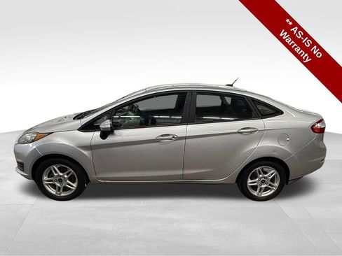 Used 2017 Ford Fiesta SE FWD image 2