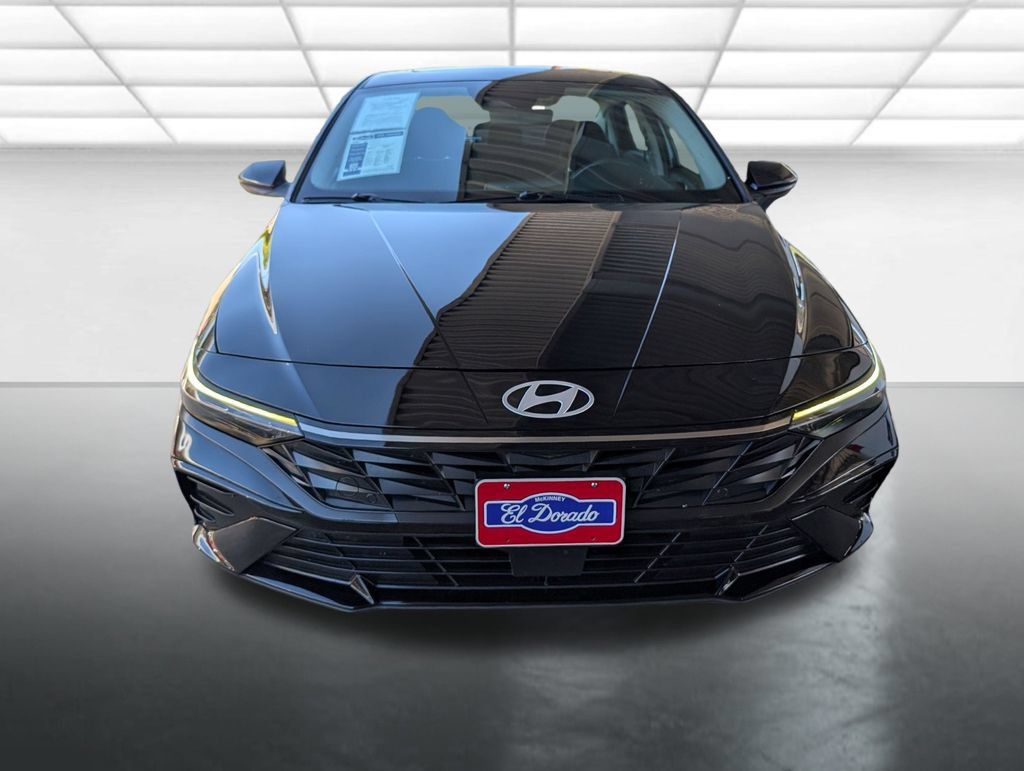 Used 2025 Hyundai Elantra SEL FWD image 25