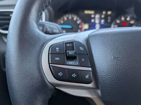 Used 2022 Ford Explorer XLT w/ Equipment Group 202A image 17
