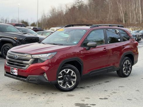 Used 2025 Subaru Forester Premium image 1