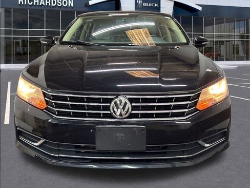Used 2018 Volkswagen Passat 2.0T SE image 3