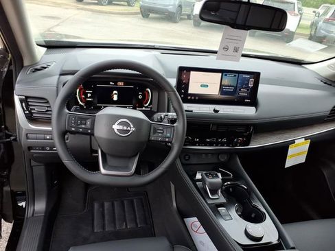 New 2026 Nissan Rogue Platinum AWD/4WD image 9