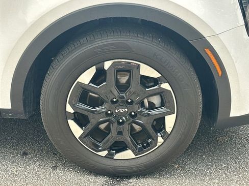 Used 2025 Kia Sorento S FWD image 12